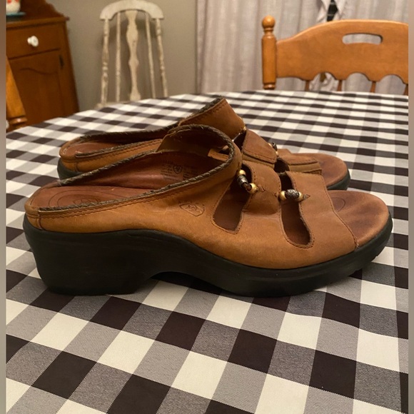 Ariat Sandals Clogs Women Size 9.5 Brown Leather Slides - Picture 2 of 5